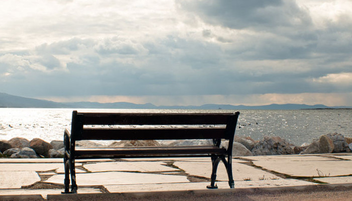 A bench looking out to the horizon