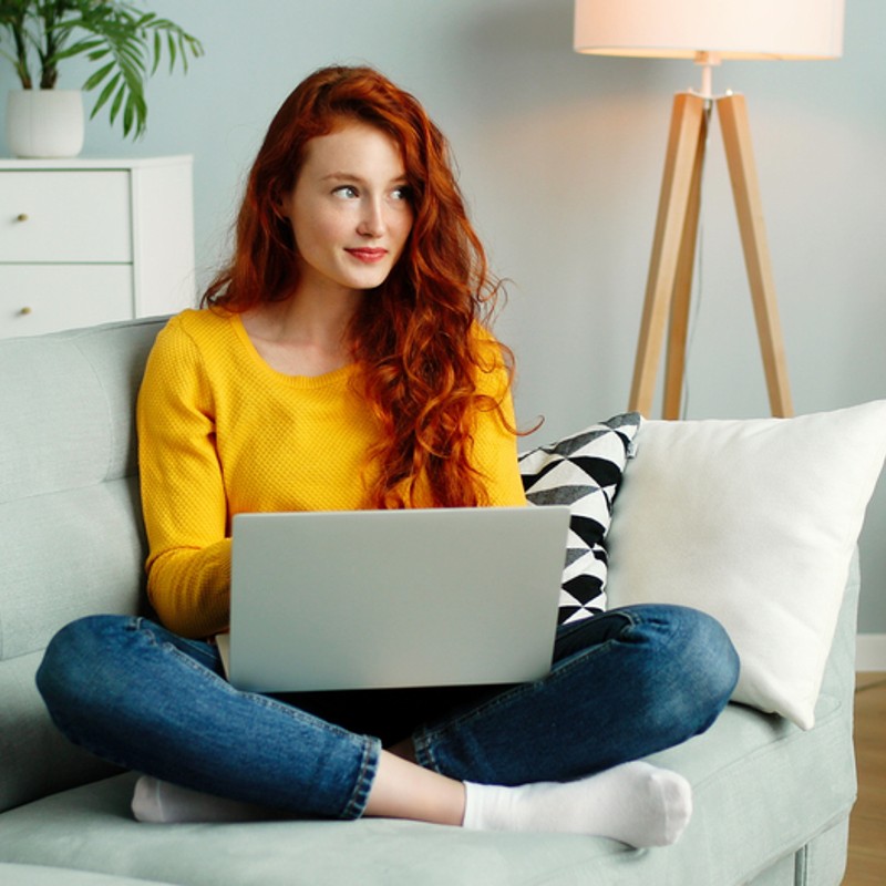 girl at home on laptop