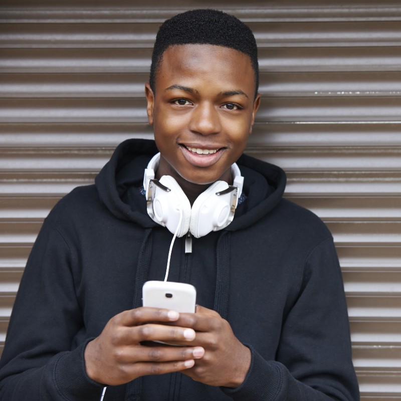 teenager with headfones